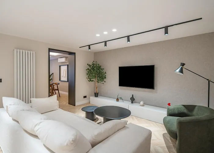 Location, Luxury & Style Best 4Bed In Madrid