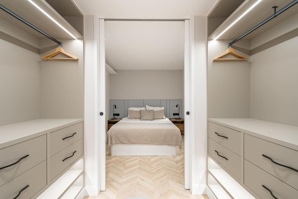 Location, Luxury & Style 4bed In Appartement *